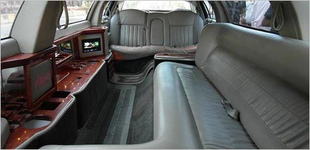 6-passenger-stretch-limousine-interior-novato